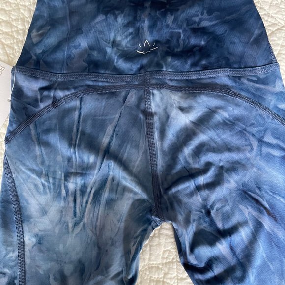 Beyond Yoga Smokeshow Wave High Waist Legging - Picture 4 of 5